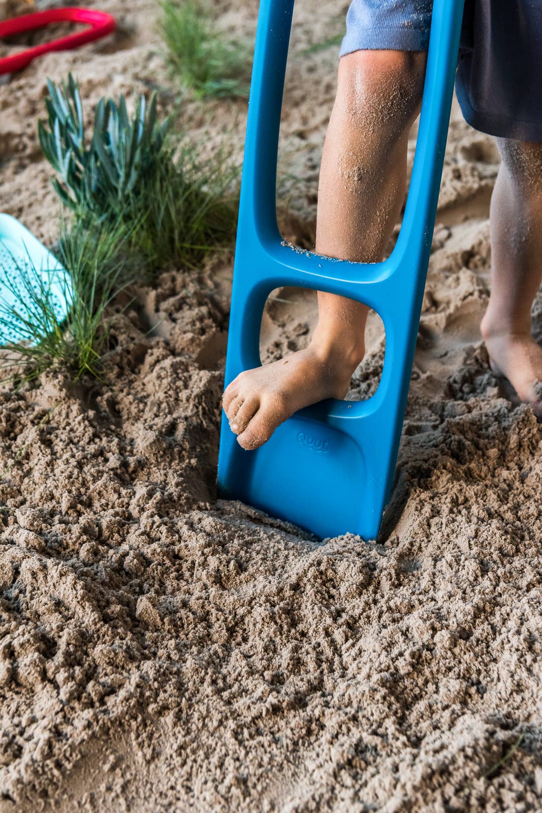 Quut Scoppi - Kids Shovel with an easy-grip handle