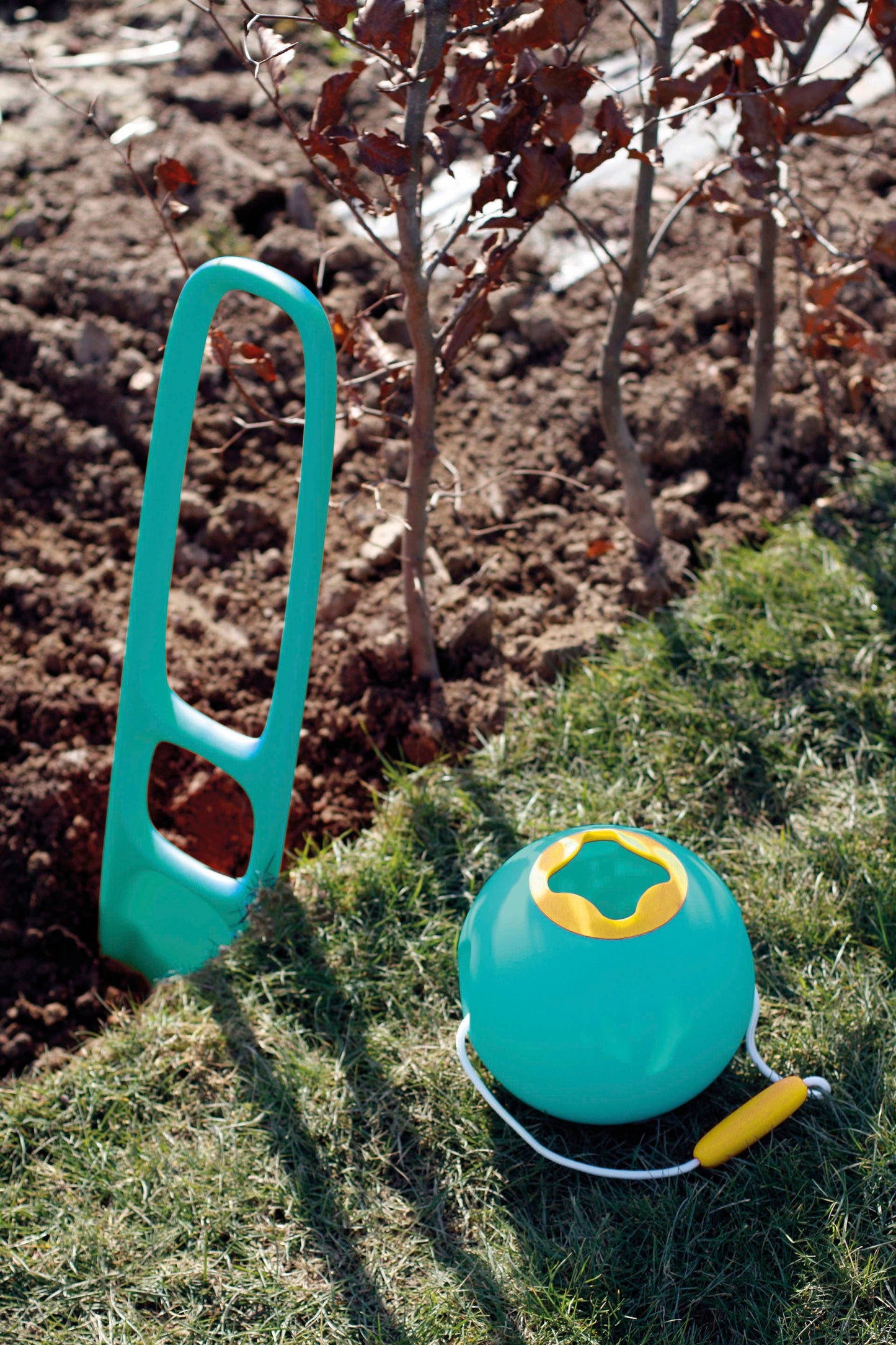 Quut Scoppi - Kids Shovel with an easy-grip handle