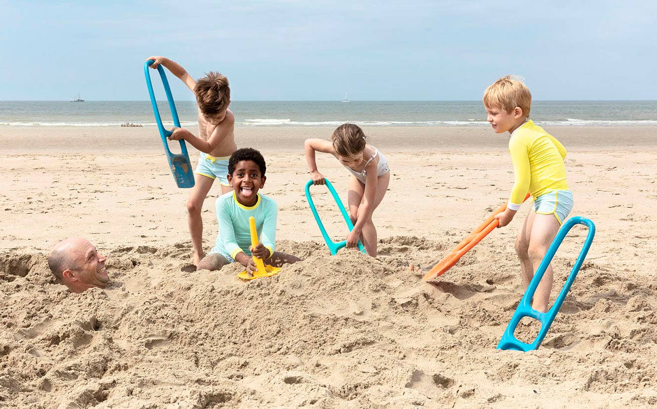 Quut Scoppi - Kids Shovel with an easy-grip handle